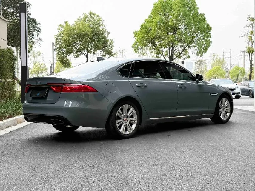 2018 Jaguar XF 2.0T 250HP L4 8AT,autocango,china used car exporter,china ev exporter,chinese used car exporter,chinese used ev exporter