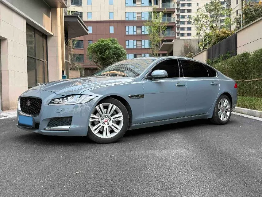 2018 Jaguar XF 2.0T 250HP L4 8AT,autocango,china used car exporter,china ev exporter,chinese used car exporter,chinese used ev exporter