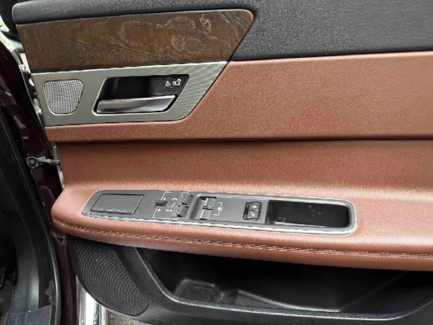 2018 Jaguar XF 2.0T 250HP L4 8AT,autocango,china used car exporter,china ev exporter,chinese used car exporter,chinese used ev exporter