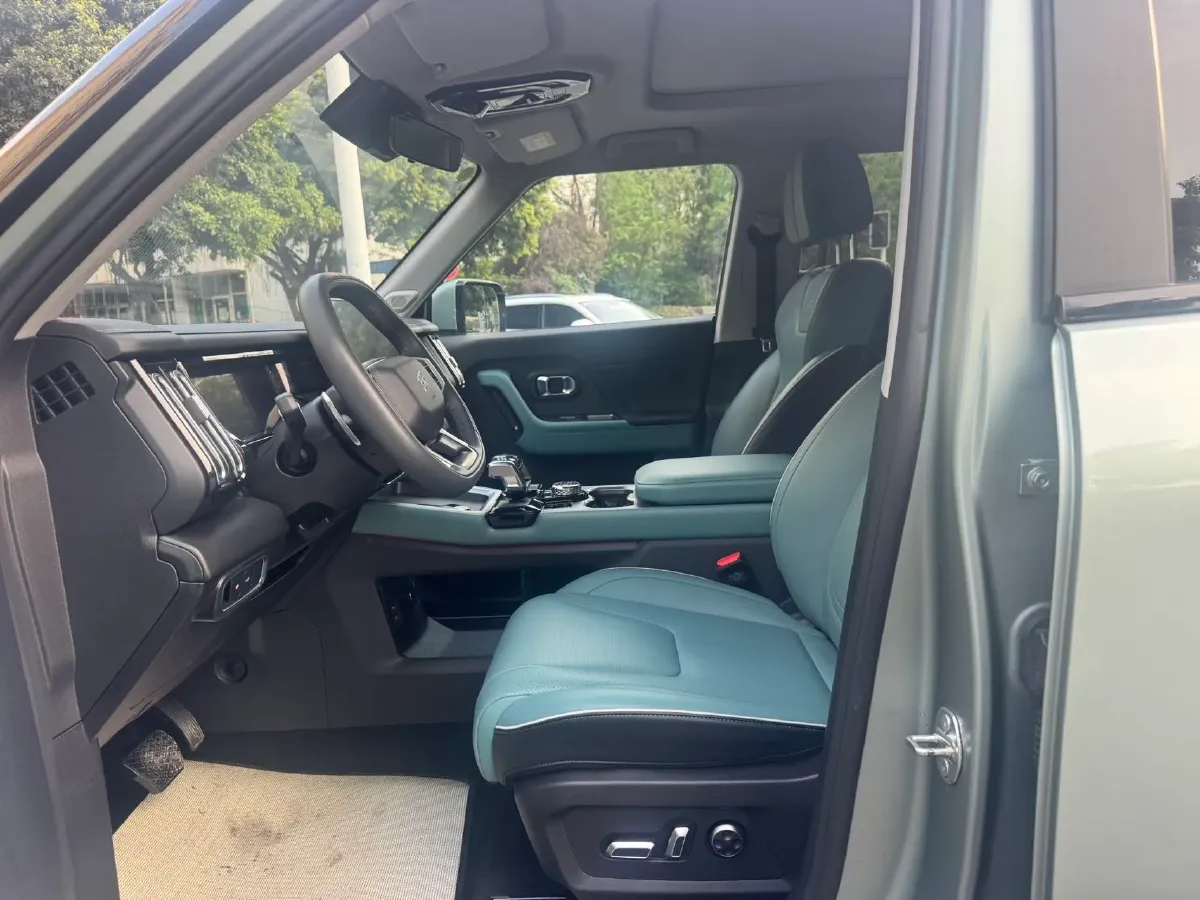 2025 Jetour Traveller 2.0T 254HP L4 7DCT,autocango,china used car exporter,china ev exporter,chinese used car exporter,chinese used ev exporter