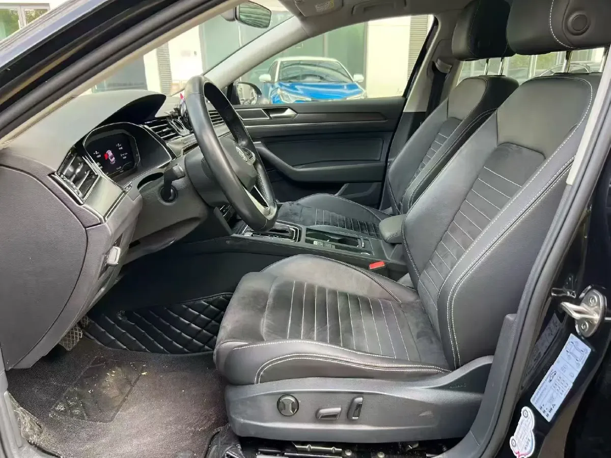 2020 Volkswagen Magotan 2.0T 186HP L4 7DCT,autocango,china used car exporter,china ev exporter,chinese used car exporter,chinese used ev exporter