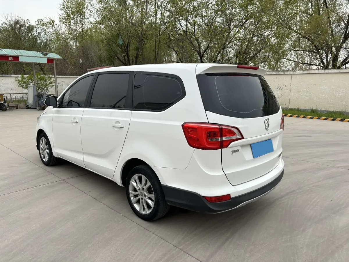 2016 BaoJun 730 1.5L 112HP L4 5MT,autocango,china used car exporter,china ev exporter,chinese used car exporter,chinese used ev exporter