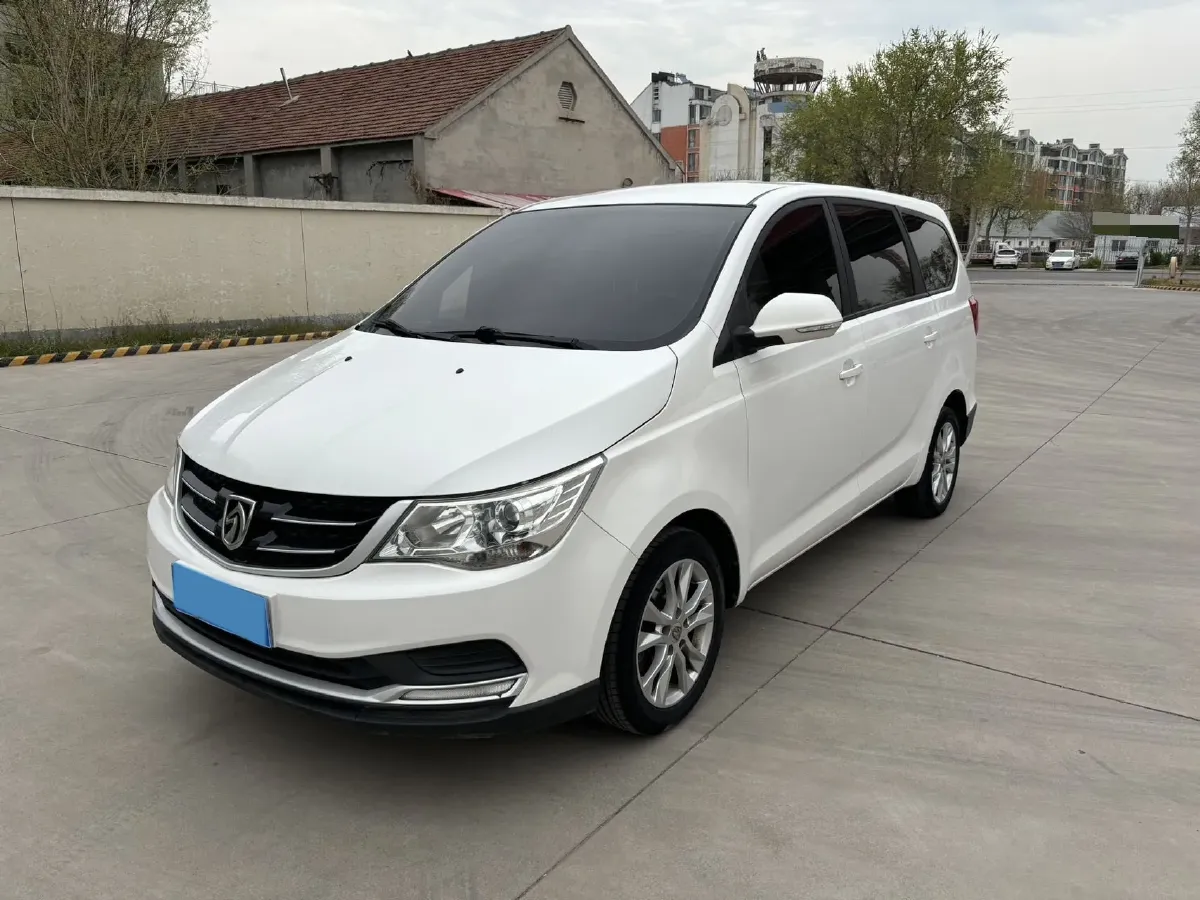 2016 BaoJun 730 1.5L 112HP L4 5MT,autocango,china used car exporter,china ev exporter,chinese used car exporter,chinese used ev exporter
