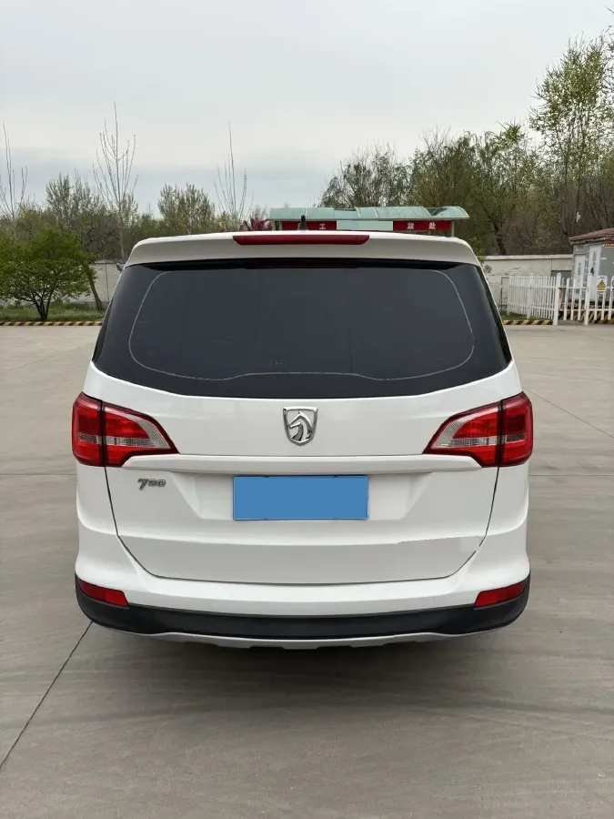 2016 BaoJun 730 1.5L 112HP L4 5MT,autocango,china used car exporter,china ev exporter,chinese used car exporter,chinese used ev exporter