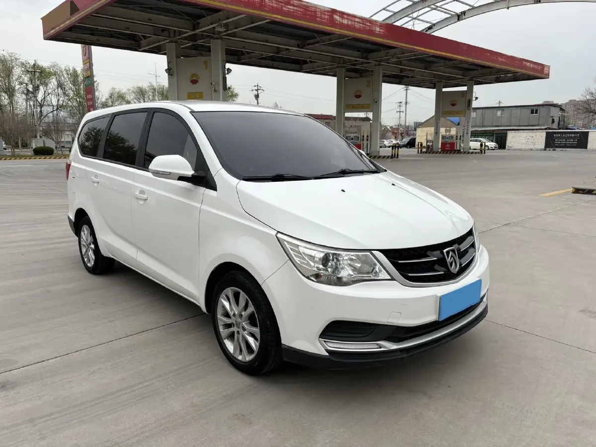 2016 BaoJun 730 1.5L 112HP L4 5MT,autocango,china used car exporter,china ev exporter,chinese used car exporter,chinese used ev exporter