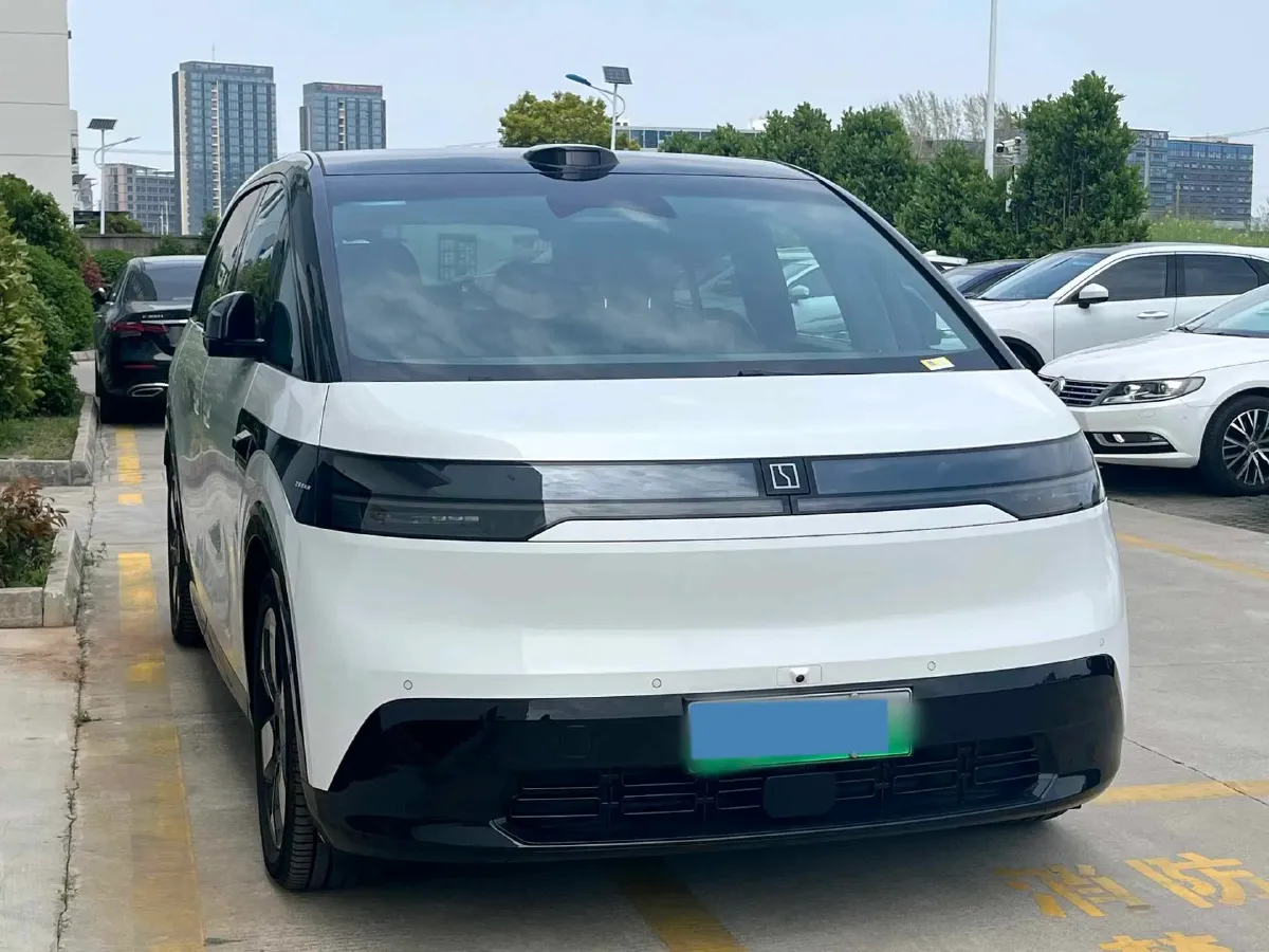 2025 Zeekr MIX BEV 76KWH,autocango,china used car exporter,china ev exporter,chinese used car exporter,chinese used ev exporter