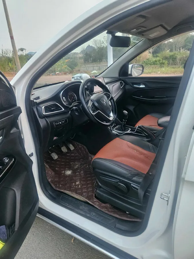 2019 BaoJun 730 1.5T 150HP L4 6MT,autocango,china used car exporter,china ev exporter,chinese used car exporter,chinese used ev exporter