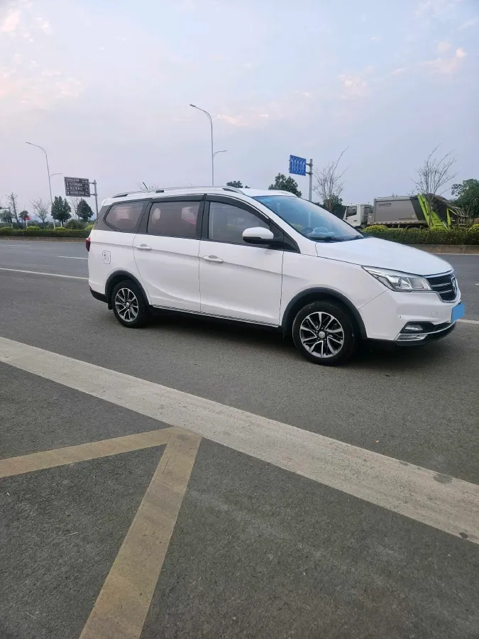 2019 BaoJun 730 1.5T 150HP L4 6MT,autocango,china used car exporter,china ev exporter,chinese used car exporter,chinese used ev exporter