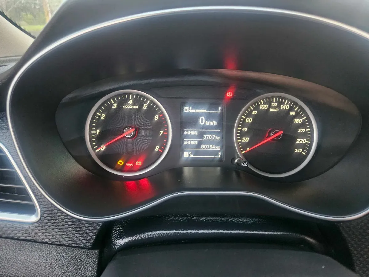 2019 BaoJun 730 1.5T 150HP L4 6MT,autocango,china used car exporter,china ev exporter,chinese used car exporter,chinese used ev exporter