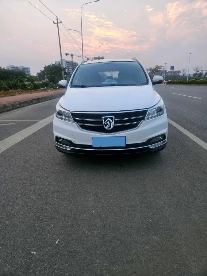 2019 BaoJun 730 1.5T 150HP L4 6MT,autocango,china used car exporter,china ev exporter,chinese used car exporter,chinese used ev exporter