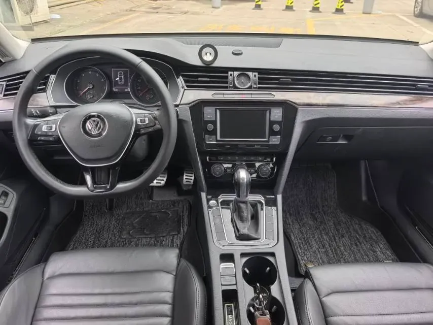 2018 Volkswagen Magotan 1.8T 180HP L4 7DCT,autocango,china used car exporter,china ev exporter,chinese used car exporter,chinese used ev exporter