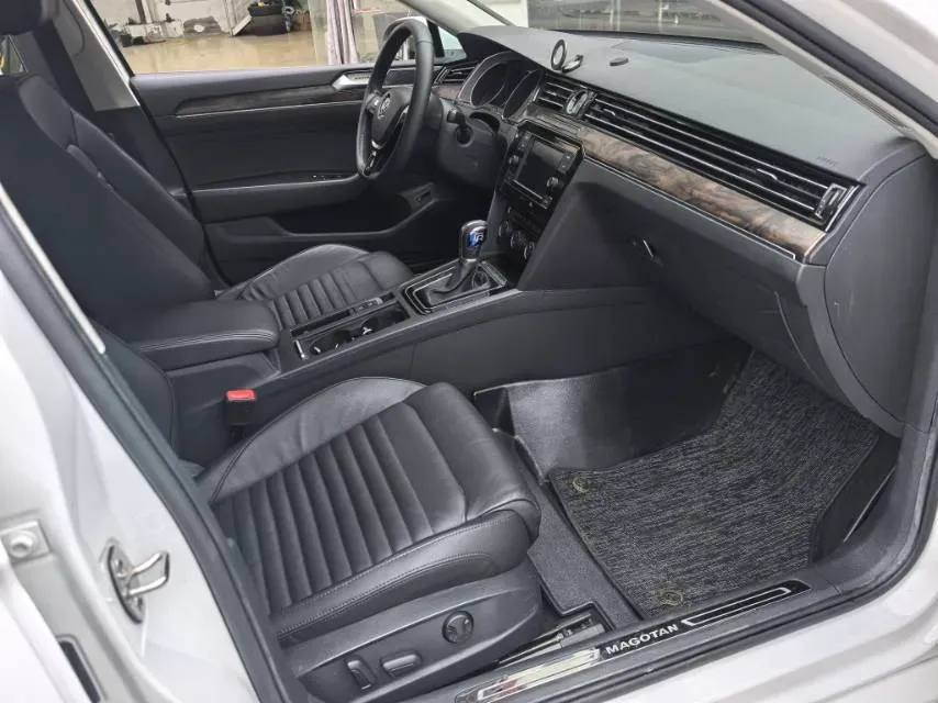 2018 Volkswagen Magotan 1.8T 180HP L4 7DCT,autocango,china used car exporter,china ev exporter,chinese used car exporter,chinese used ev exporter