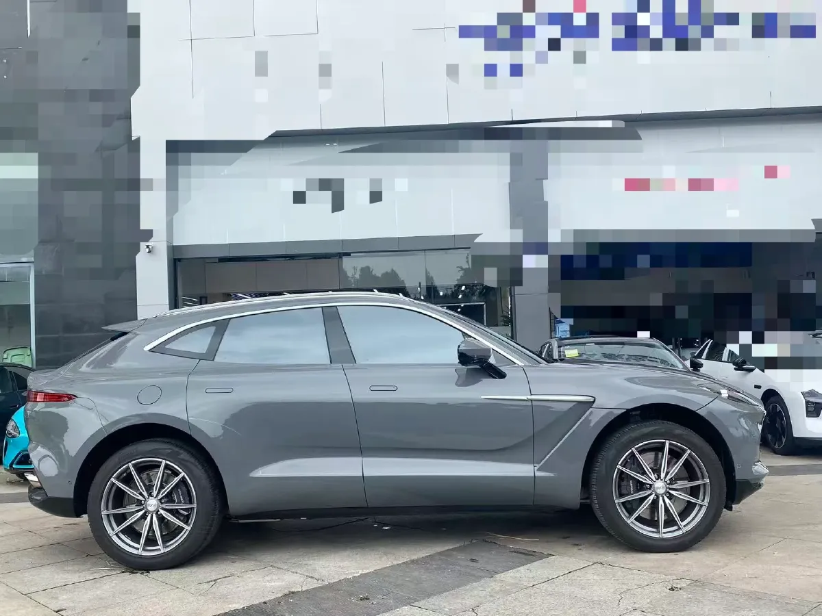 2023 Aston Martin DBX 3.0T 435HP L6 9AT,autocango,china used car exporter,china ev exporter,chinese used car exporter,chinese used ev exporter