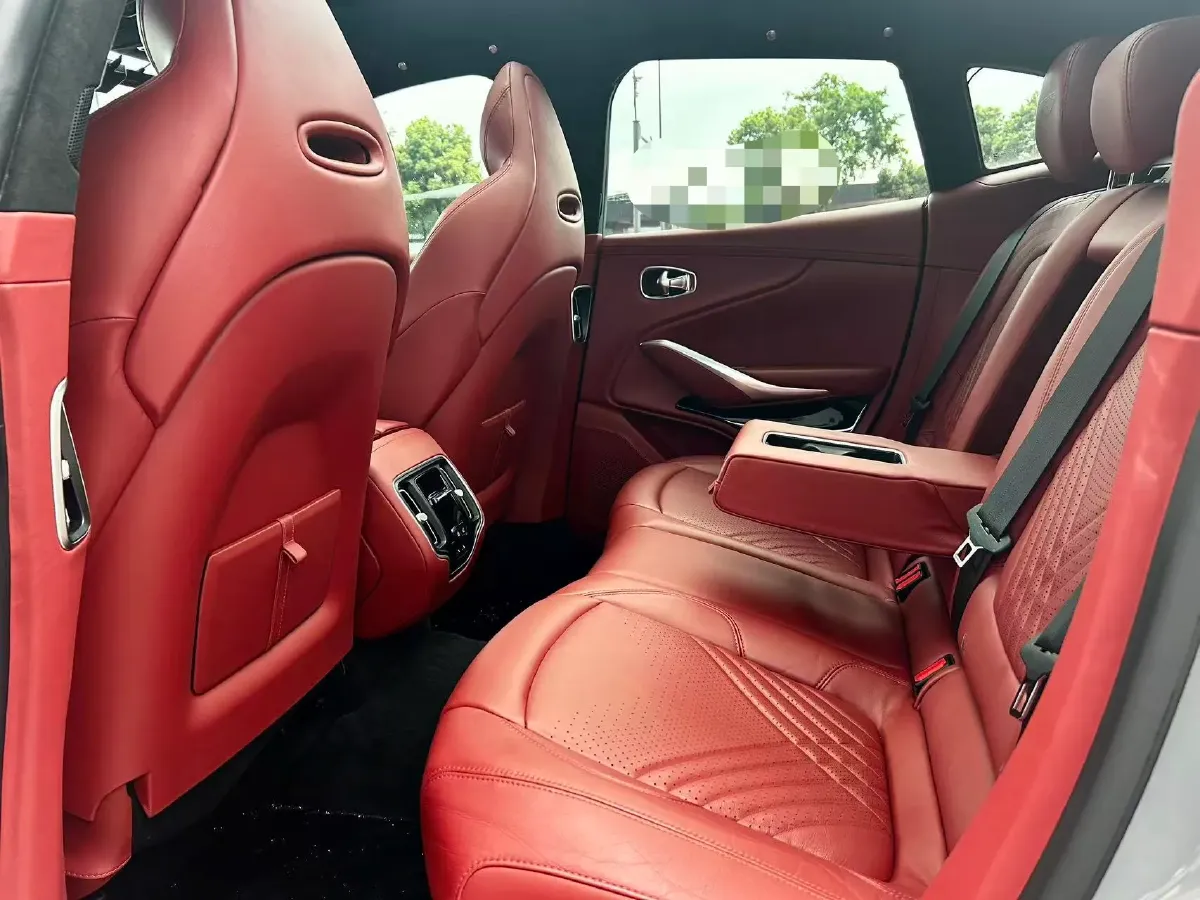 2023 Aston Martin DBX 3.0T 435HP L6 9AT,autocango,china used car exporter,china ev exporter,chinese used car exporter,chinese used ev exporter