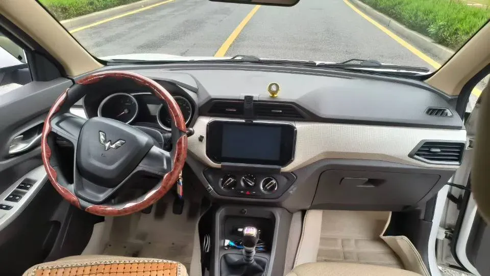 2019 WuLing HongGuang 1.5L 99HP L4 6MT,autocango,china used car exporter,china ev exporter,chinese used car exporter,chinese used ev exporter