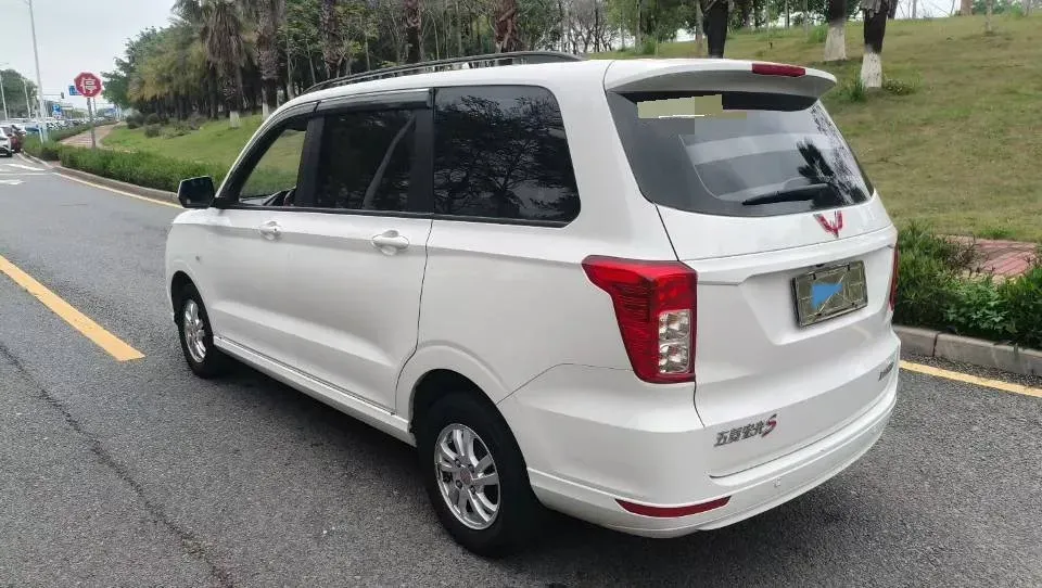 2019 WuLing HongGuang 1.5L 99HP L4 6MT,autocango,china used car exporter,china ev exporter,chinese used car exporter,chinese used ev exporter