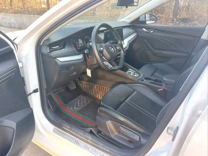 2021 Skoda Octavia 1.4T 150HP L4 7DCT,autocango,china used car exporter,china ev exporter,chinese used car exporter,chinese used ev exporter
