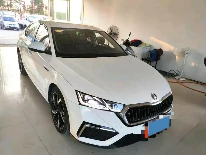 2021 Skoda Octavia 1.4T 150HP L4 7DCT,autocango,china used car exporter,china ev exporter,chinese used car exporter,chinese used ev exporter