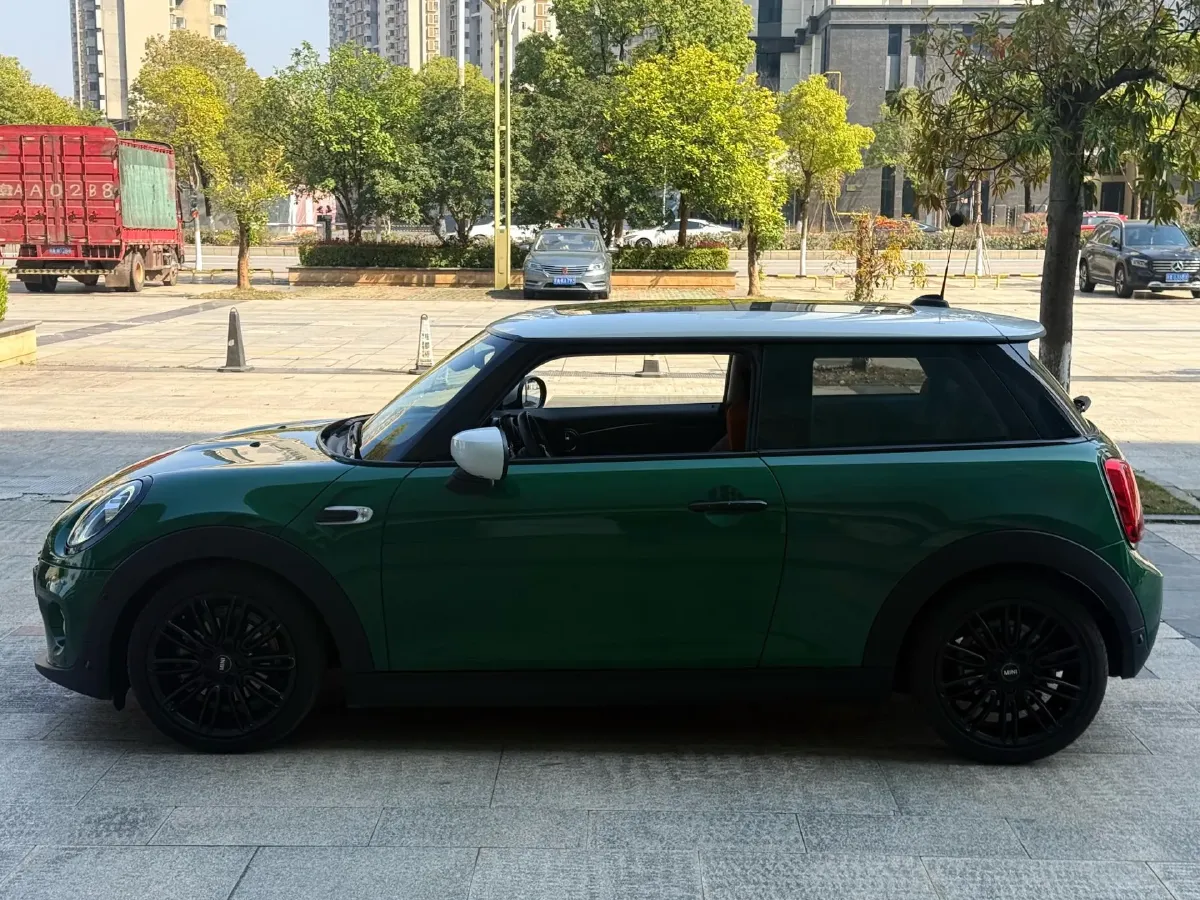 2021 MINI MINI 1.5T 136HP L3 7DCT,autocango,china used car exporter,china ev exporter,chinese used car exporter,chinese used ev exporter