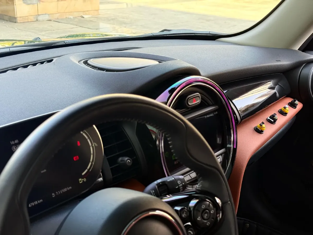 2021 MINI MINI 1.5T 136HP L3 7DCT,autocango,china used car exporter,china ev exporter,chinese used car exporter,chinese used ev exporter