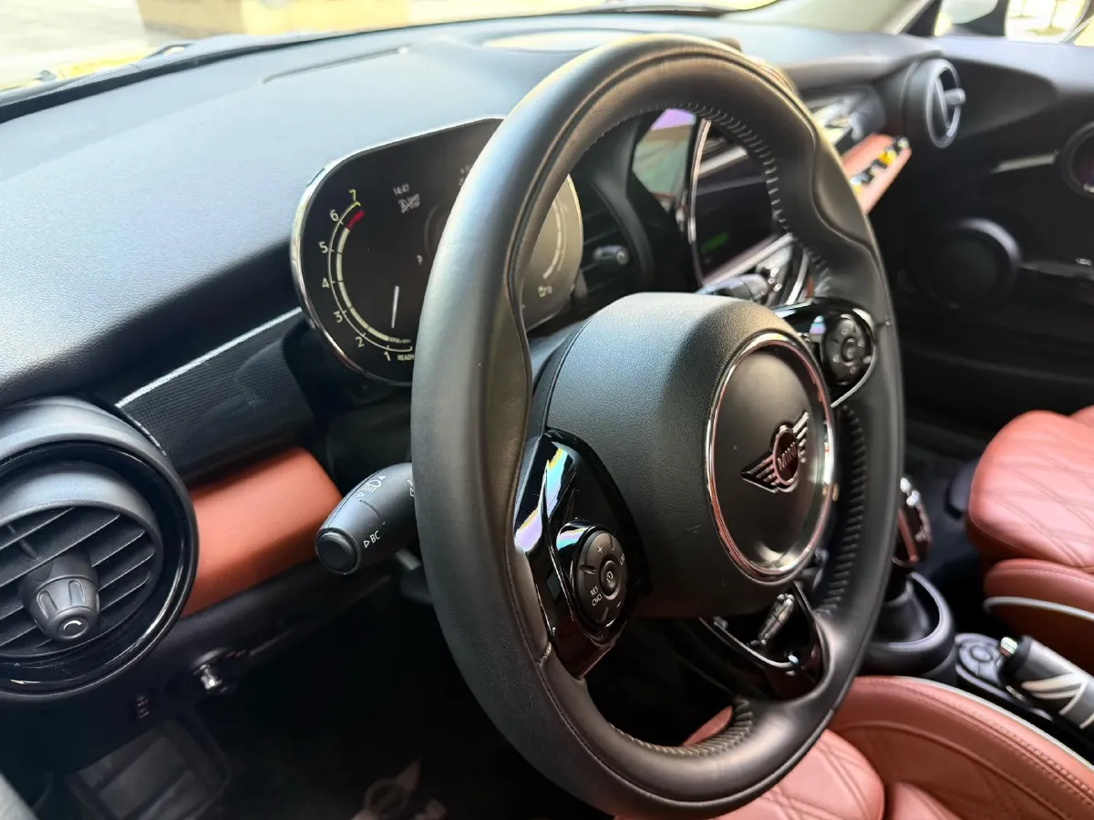 2021 MINI MINI 1.5T 136HP L3 7DCT,autocango,china used car exporter,china ev exporter,chinese used car exporter,chinese used ev exporter