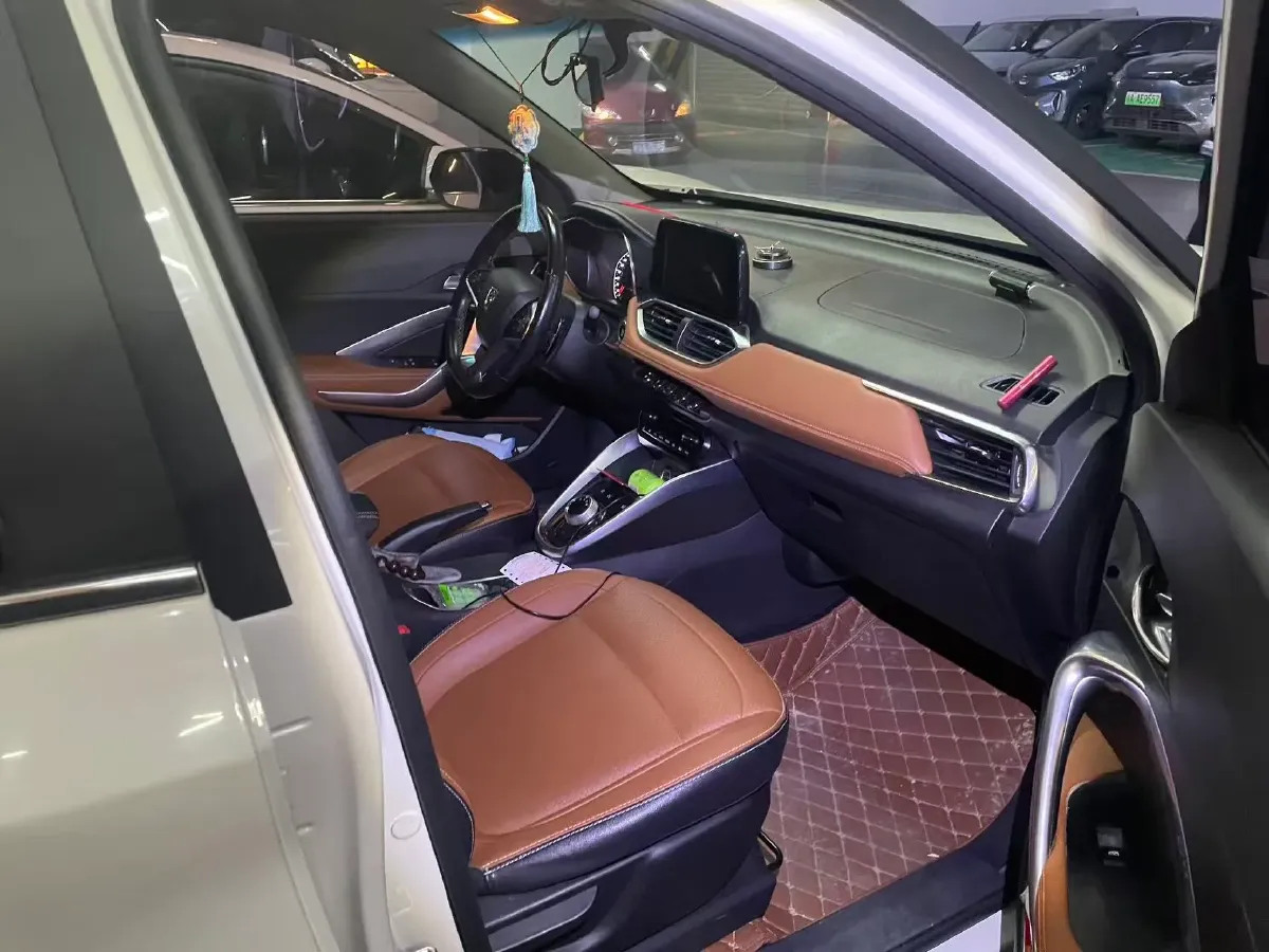 2017 HaiMa S5 Young Edition 1.6L 122HP L4 5MT,autocango,china used car exporter,china ev exporter,chinese used car exporter,chinese used ev exporter