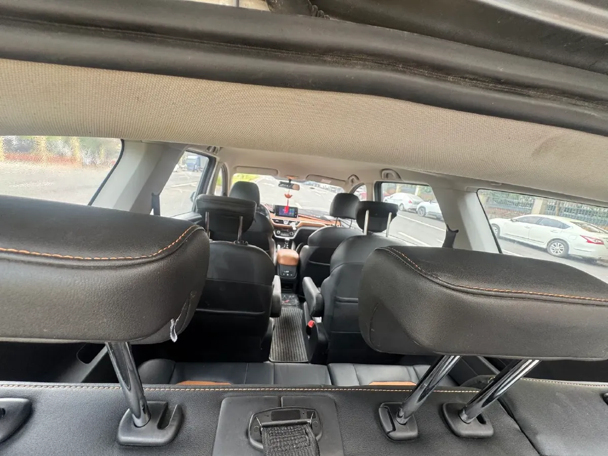 2019 WuLing HongGuang S3 1.5L 99HP L4 6MT,autocango,china used car exporter,china ev exporter,chinese used car exporter,chinese used ev exporter