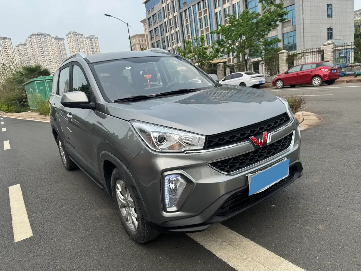 2019 WuLing HongGuang S3 1.5L 99HP L4 6MT,autocango,china used car exporter,china ev exporter,chinese used car exporter,chinese used ev exporter