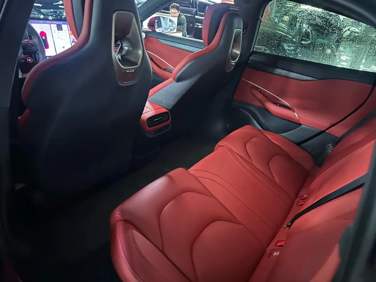 2024 MI SU7 BEV 73.6KWH,autocango,china used car exporter,china ev exporter,chinese used car exporter,chinese used ev exporter