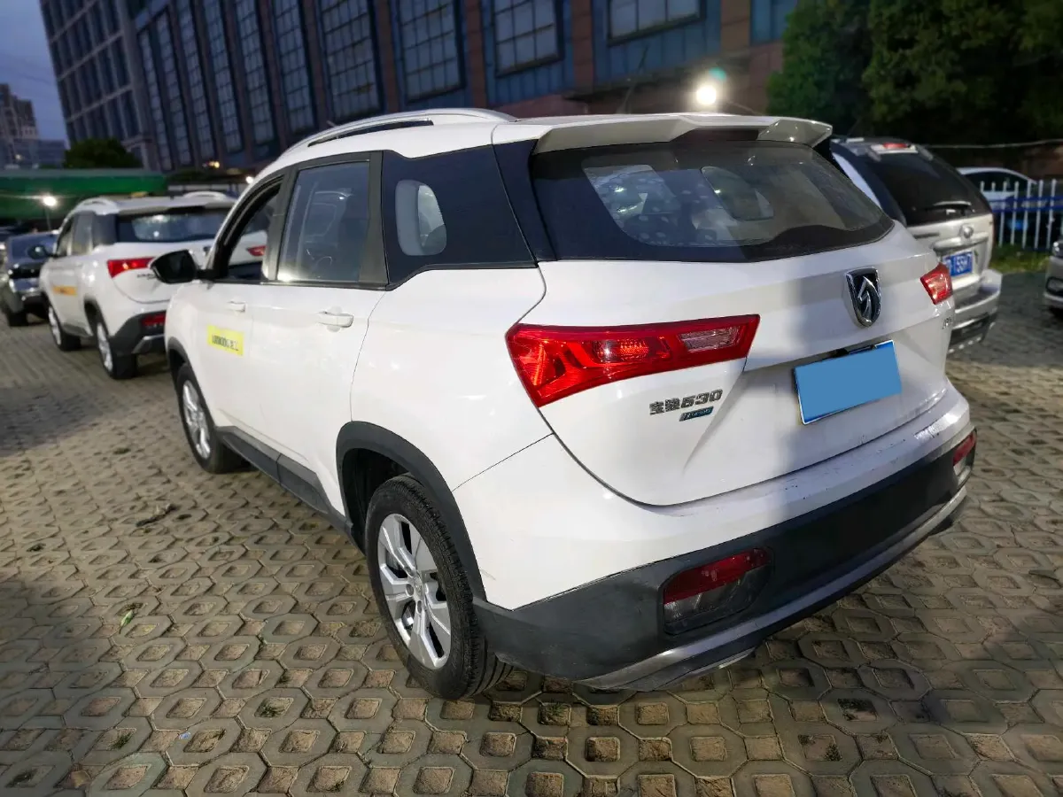 2020 BaoJun 530 1.5T 147HP L4 6MT,autocango,china used car exporter,china ev exporter,chinese used car exporter,chinese used ev exporter