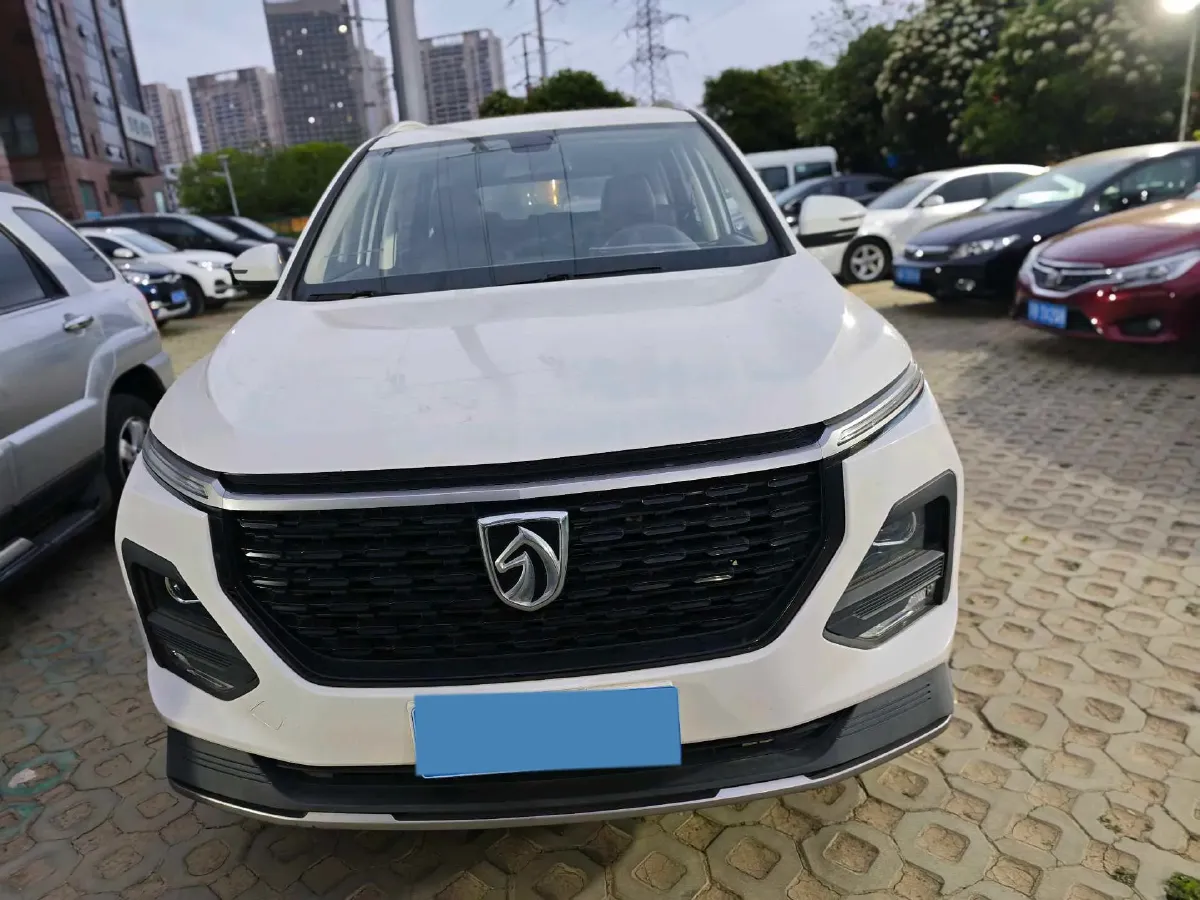 2020 BaoJun 530 1.5T 147HP L4 6MT,autocango,china used car exporter,china ev exporter,chinese used car exporter,chinese used ev exporter