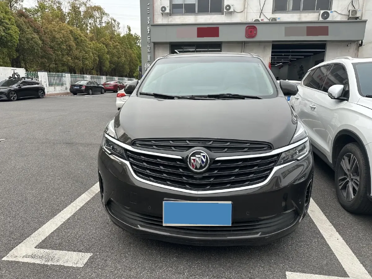 2022 Buick GL8 2.0T 237HP L4 9AT,autocango,china used car exporter,china ev exporter,chinese used car exporter,chinese used ev exporter