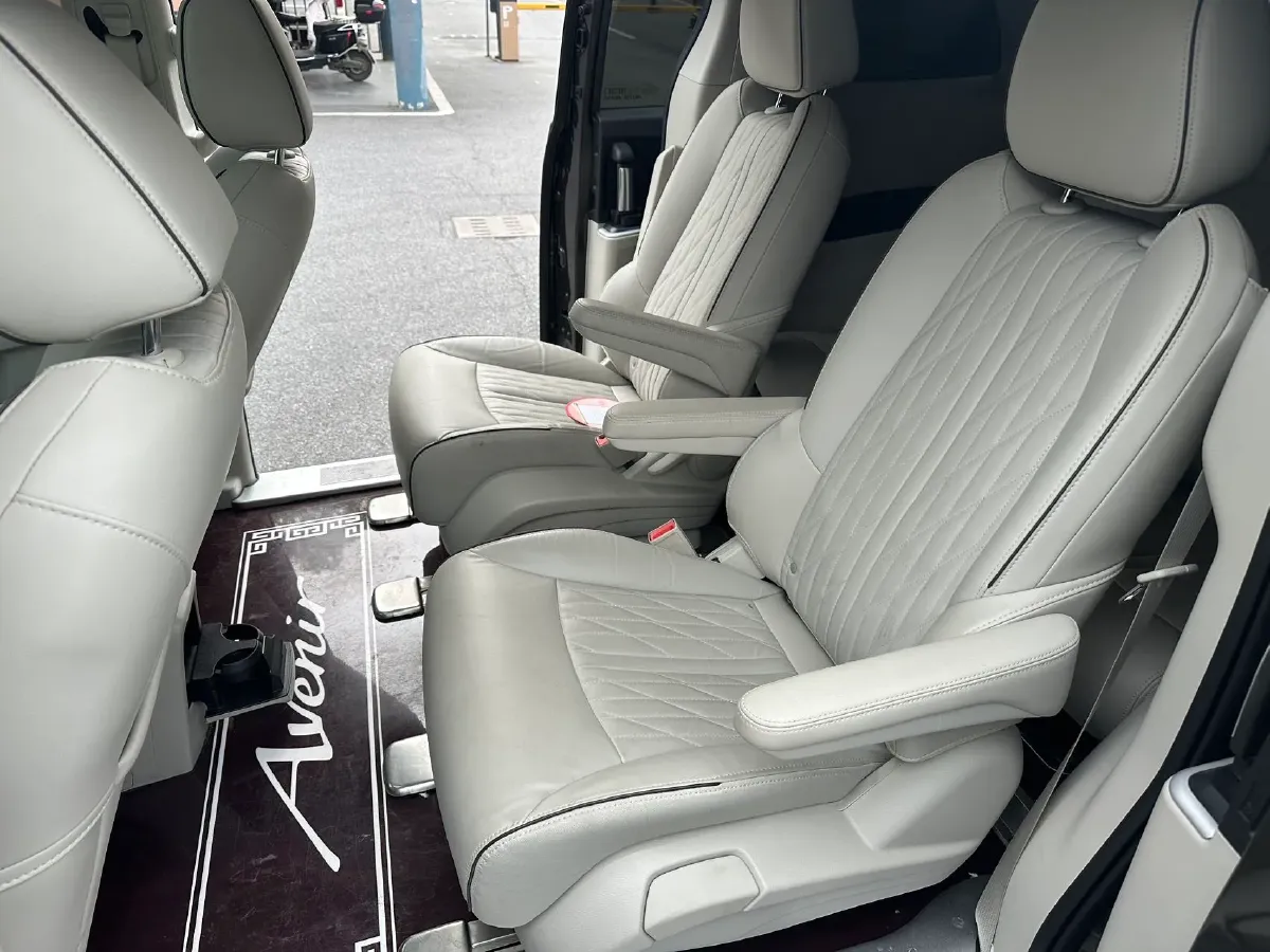 2022 Buick GL8 2.0T 237HP L4 9AT,autocango,china used car exporter,china ev exporter,chinese used car exporter,chinese used ev exporter