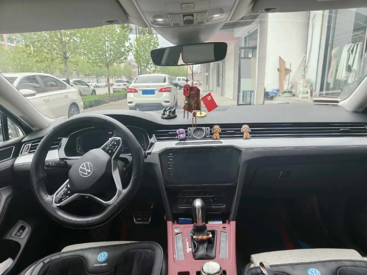 2023 Volkswagen Magotan 2.0T 186HP L4 7DCT,autocango,china used car exporter,china ev exporter,chinese used car exporter,chinese used ev exporter