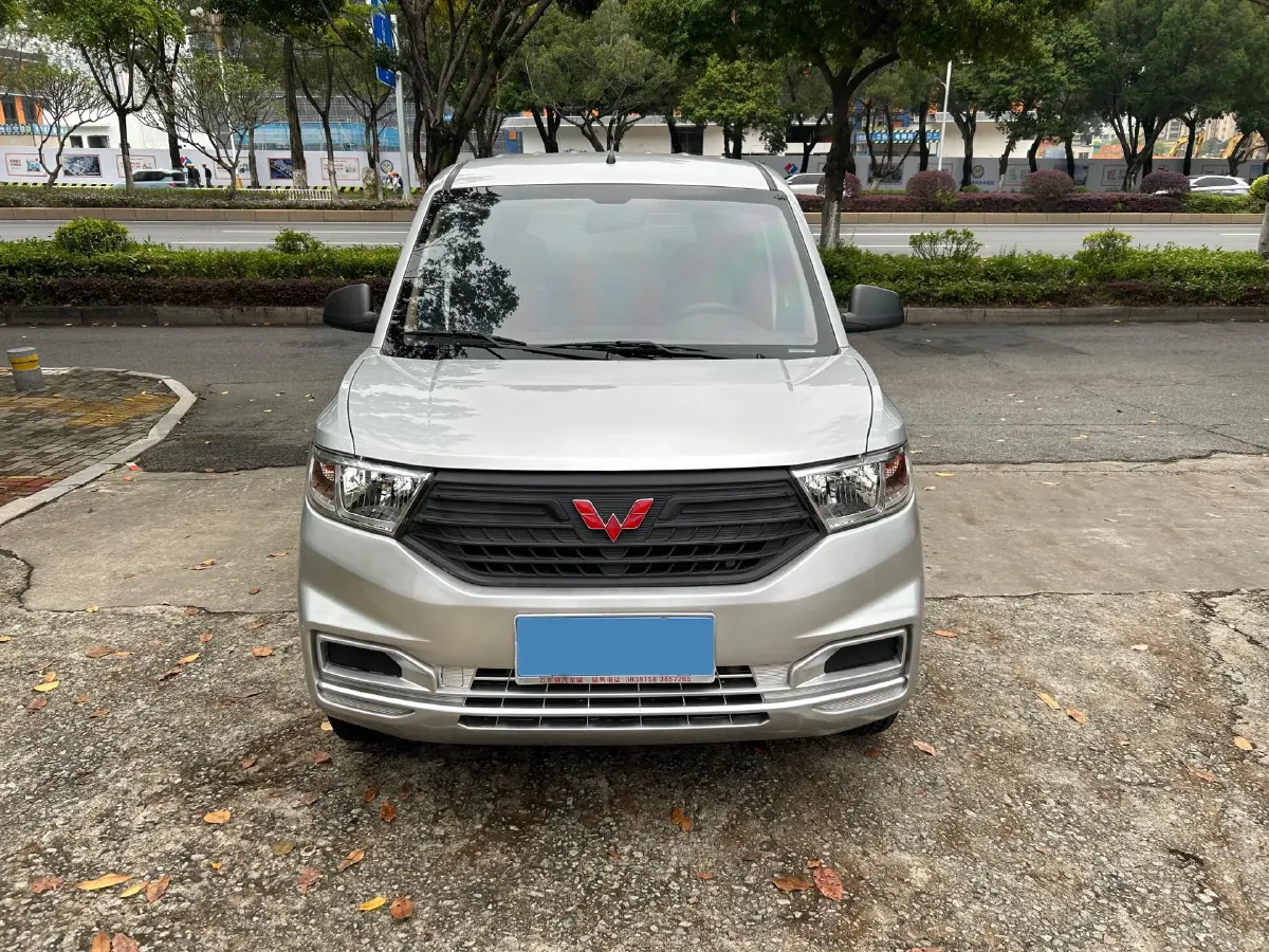 2021 WuLing HongGuang V 1.5L 99HP L4 6MT,autocango,china used car exporter,china ev exporter,chinese used car exporter,chinese used ev exporter