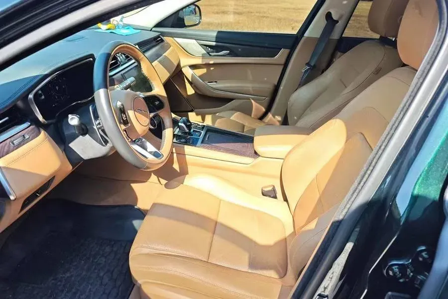 2021 Jaguar XFL 2.0T 250HP L4 8AT,autocango,china used car exporter,china ev exporter,chinese used car exporter,chinese used ev exporter