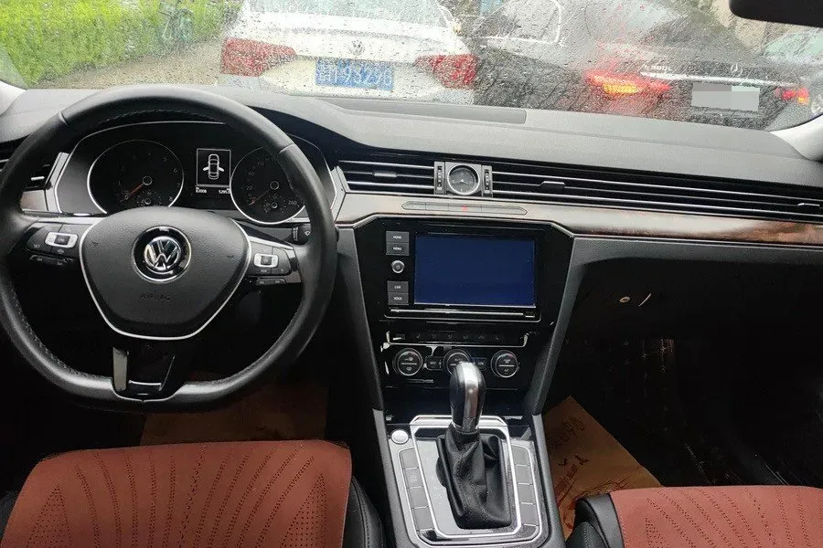 2019 Volkswagen Magotan 2.0T 186HP L4 7DCT,autocango,china used car exporter,china ev exporter,chinese used car exporter,chinese used ev exporter