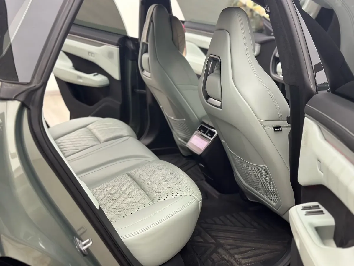 2024 Zeekr 001 BEV 95KWH,autocango,china used car exporter,china ev exporter,chinese used car exporter,chinese used ev exporter