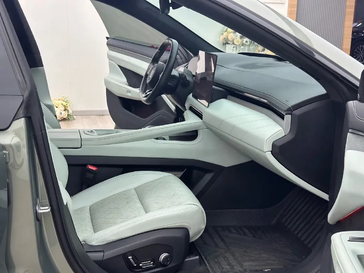 2024 Zeekr 001 BEV 95KWH,autocango,china used car exporter,china ev exporter,chinese used car exporter,chinese used ev exporter