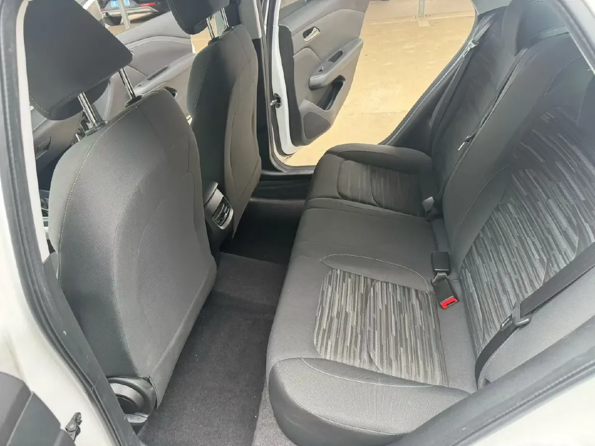 2022 Chevrolet Monza 1.5L 113HP L4 6AT,autocango,china used car exporter,china ev exporter,chinese used car exporter,chinese used ev exporter