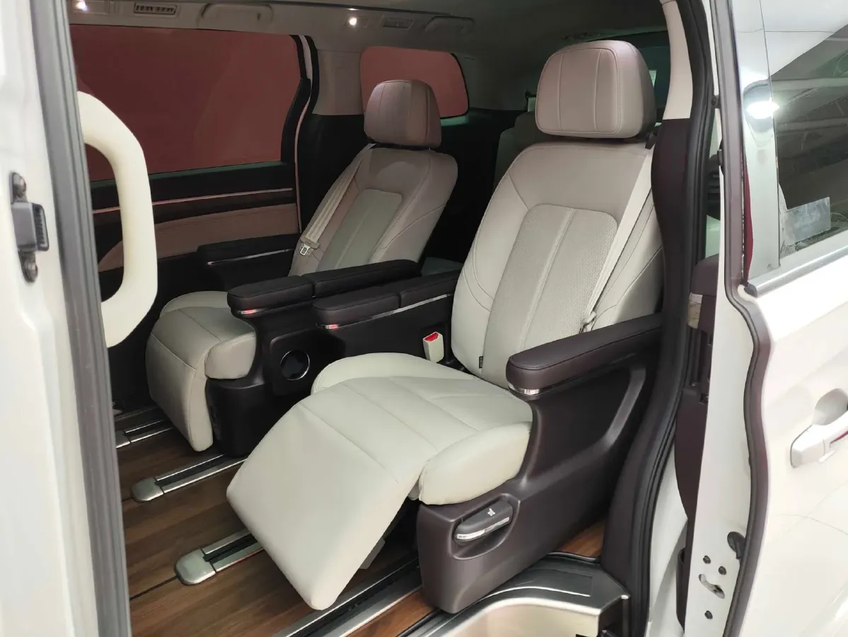 2021 GAC Trumpchi M8 2.0T 252HP L4 8AT,autocango,china used car exporter,china ev exporter,chinese used car exporter,chinese used ev exporter