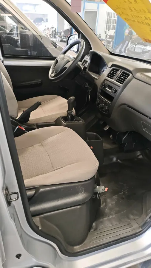 2021 WuLing RongGuang S 1.2L 76HP L4 5MT,autocango,china used car exporter,china ev exporter,chinese used car exporter,chinese used ev exporter