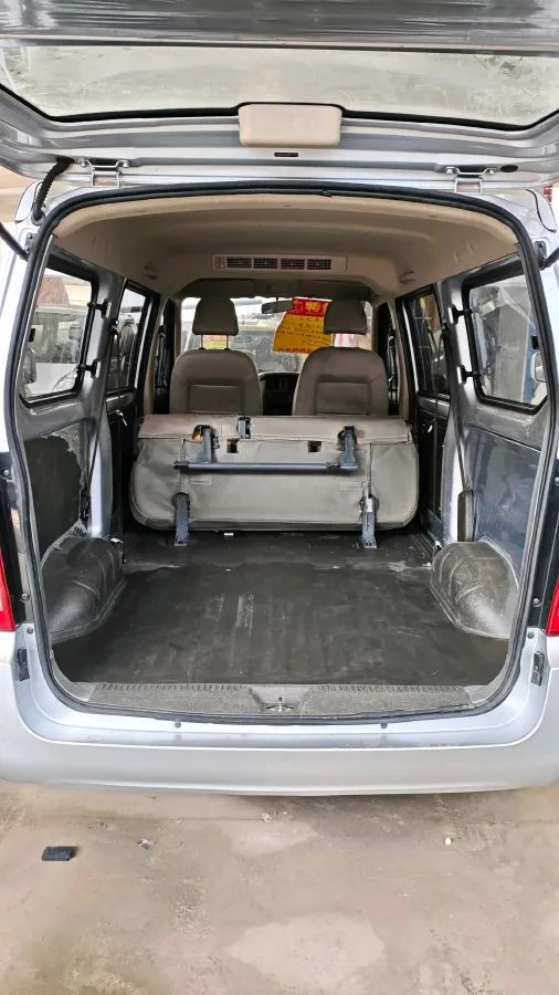 2021 WuLing RongGuang S 1.2L 76HP L4 5MT,autocango,china used car exporter,china ev exporter,chinese used car exporter,chinese used ev exporter