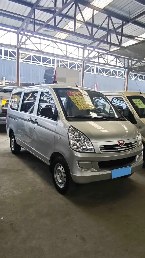 2021 WuLing RongGuang S 1.2L 76HP L4 5MT,autocango,china used car exporter,china ev exporter,chinese used car exporter,chinese used ev exporter
