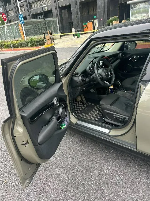 2018 MINI COUNTRYMAN 1.5T 136HP L3 6AT,autocango,china used car exporter,china ev exporter,chinese used car exporter,chinese used ev exporter