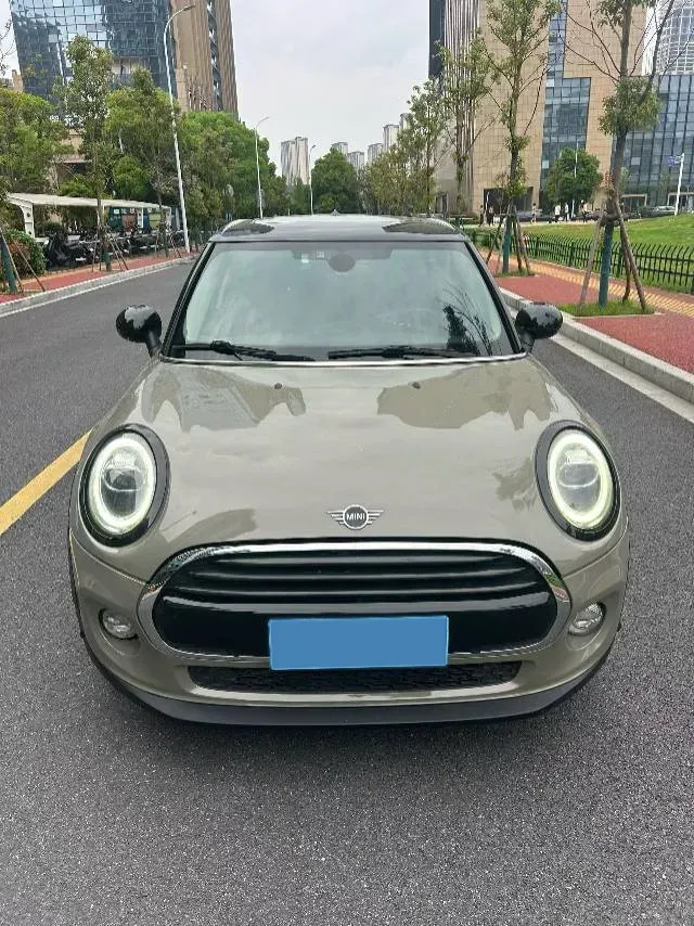 2018 MINI COUNTRYMAN 1.5T 136HP L3 6AT,autocango,china used car exporter,china ev exporter,chinese used car exporter,chinese used ev exporter