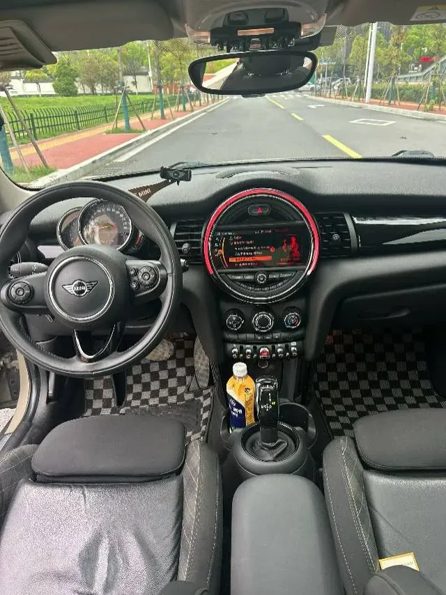 2018 MINI COUNTRYMAN 1.5T 136HP L3 6AT,autocango,china used car exporter,china ev exporter,chinese used car exporter,chinese used ev exporter