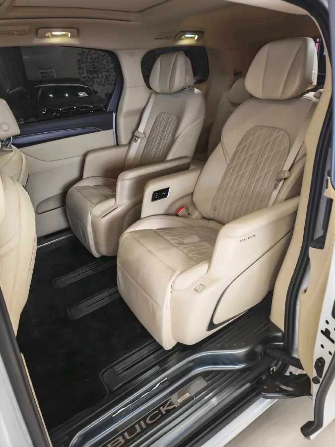 2023 Buick GL8 2.0T 237HP L4 9AT,autocango,china used car exporter,china ev exporter,chinese used car exporter,chinese used ev exporter