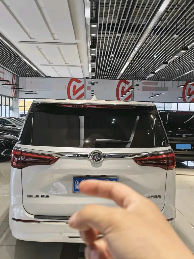2023 Buick GL8 2.0T 237HP L4 9AT,autocango,china used car exporter,china ev exporter,chinese used car exporter,chinese used ev exporter