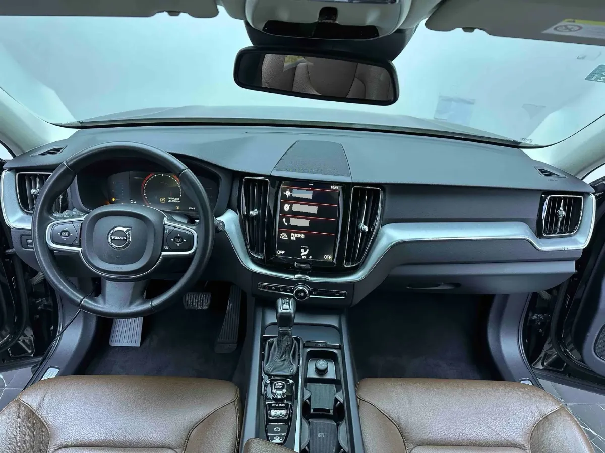 2019 Volvo XC60 2.0T 254HP L4 8AT,autocango,china used car exporter,china ev exporter,chinese used car exporter,chinese used ev exporter